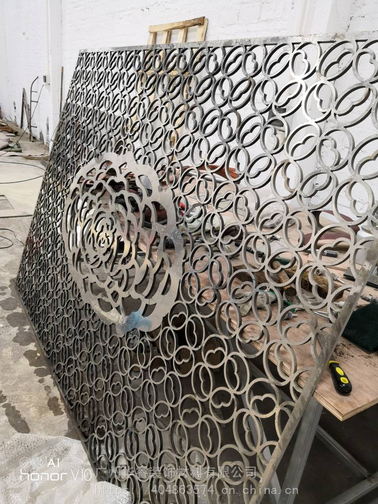 華睿裝飾 金屬屏風加工廠的經(jīng)典與實惠之選